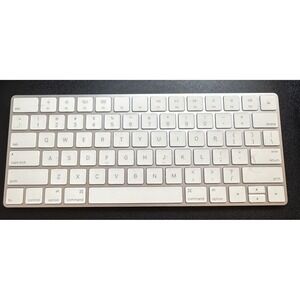 Apple Magic Keyboard Bluetooth A1644 Wireless‎ Keyboard tested & Working- Silver